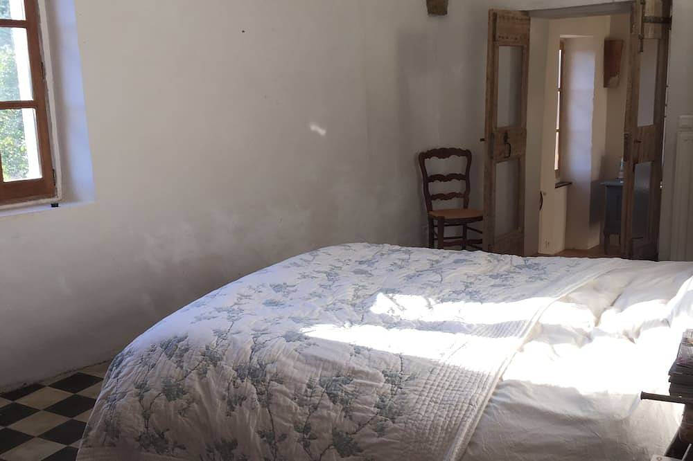 Charming stone Mas in the Cevennes, with  fabulous private pool and terrace in Tornac, Parc national des Cévennes