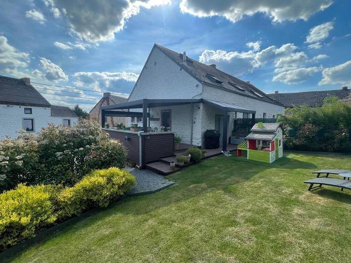 Location de vacances pour 4 personnes, avec jardin à Doische