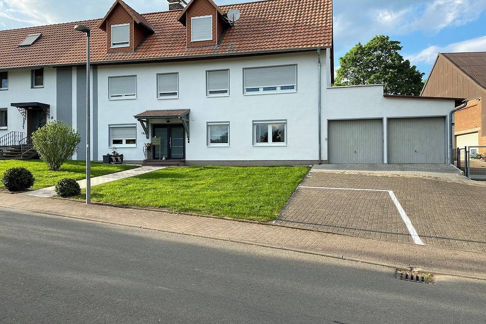 Ganze Wohnung, Schöne Ferien- Monteurswohnung - ruhig und malerisch gelegen in Hofgeismar, Hessisches Bergland