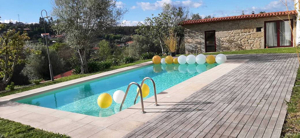 Casa de férias para 7 pessoas, com piscina e jardim em Póvoa de Lanhoso