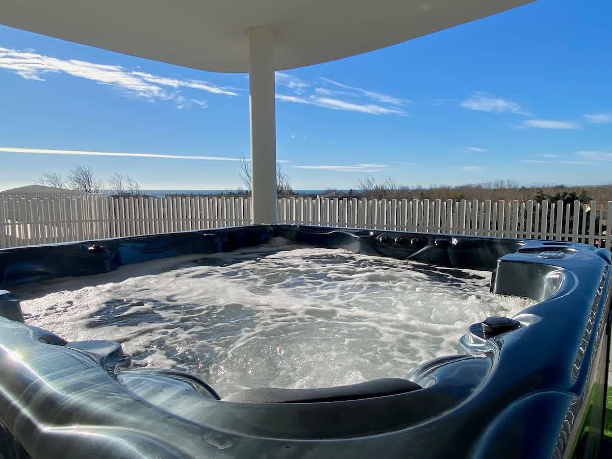Ganze Wohnung, Valras-Plage Luxury: Sea Views, Jacuzzi & Pool! in Sérignan, Mittelmeerküste (Frankreich)