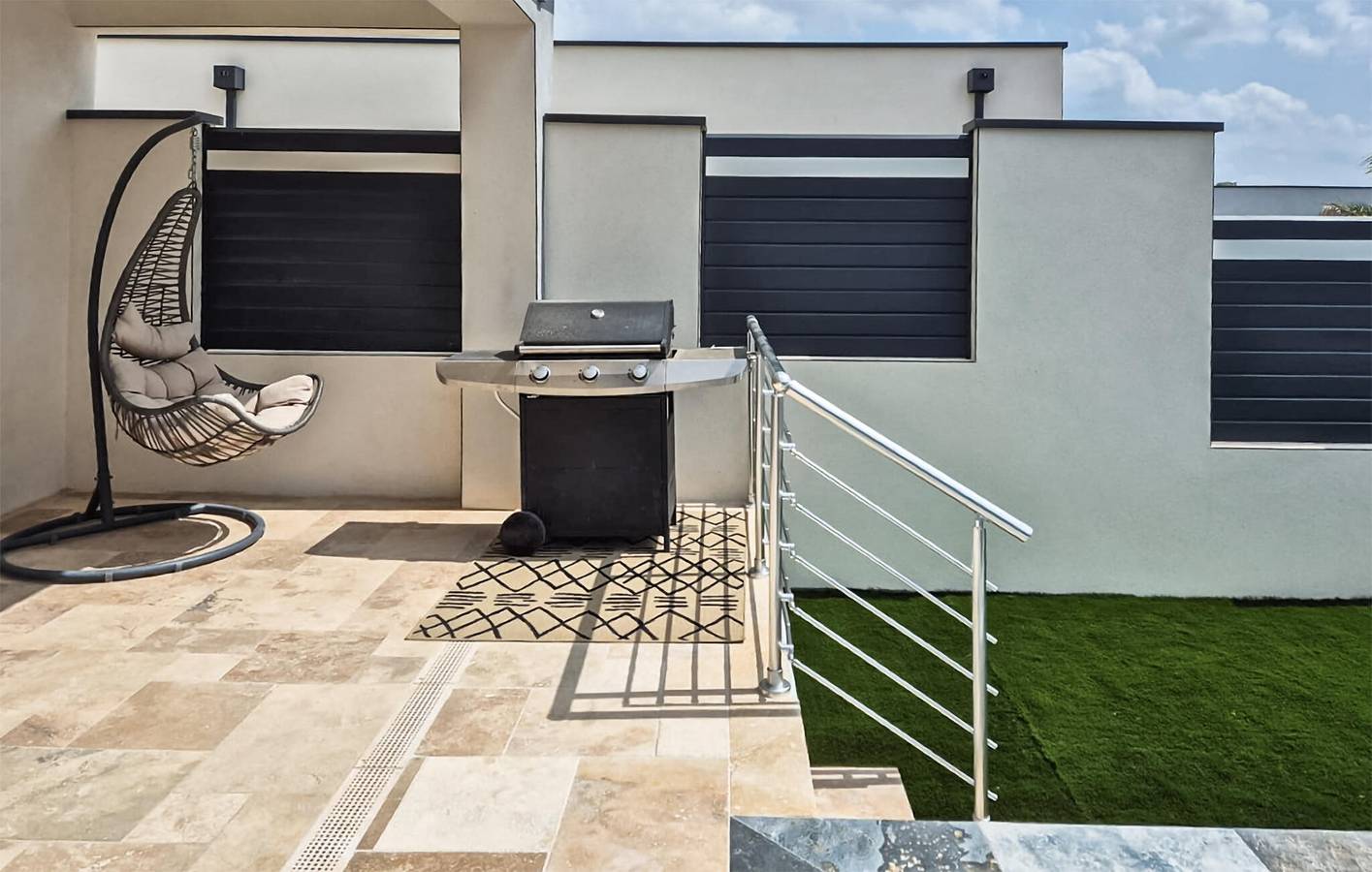 Appartement confortable avec piscine, parking, WiFi - Montignargues à 2 km in Saint-Geniès-de-Malgoirès, Région de Nîmes