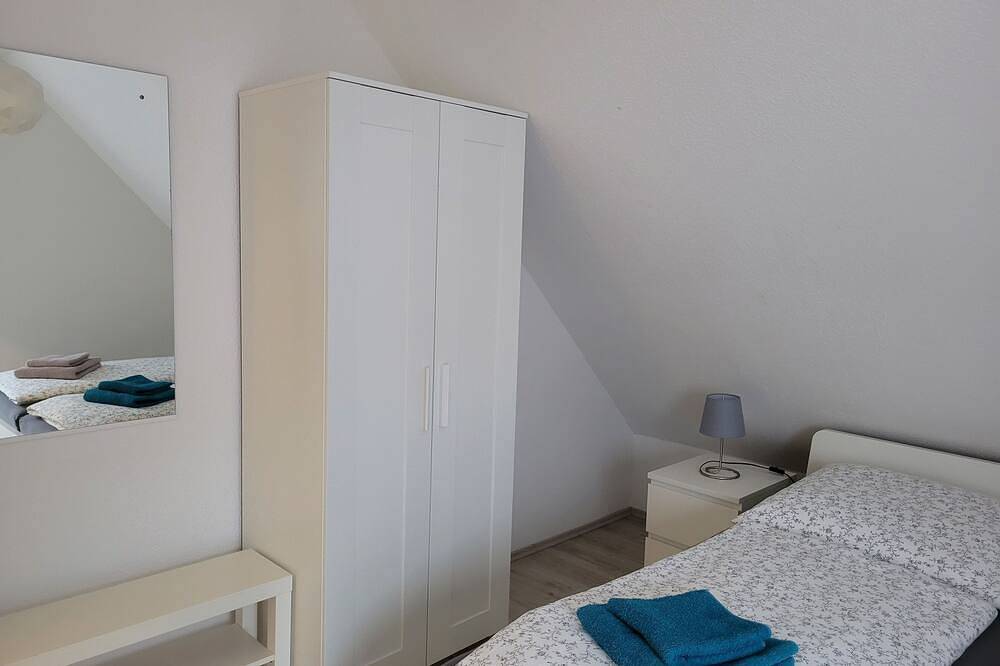 Ganze Wohnung, Ferienwohnung Hinz - Ferienwohnung in Wendorf, Stralsund Umland
