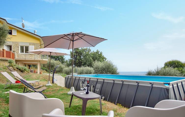 Location de vacances pour 8 personnes, avec jacuzzi ainsi que piscine et jardin dans Corsanico Bargecchia - 4