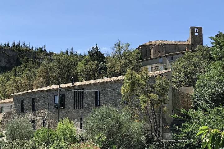 Gîte pour 4 personnes, avec terrasse et jardin à Fontjoncouse