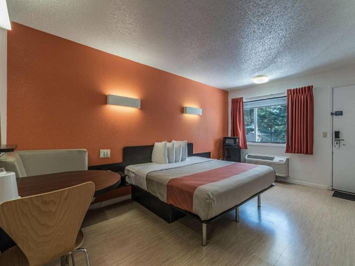 Apartamento entero, 1 cama king size | Se permite fumar in Condado de Albany