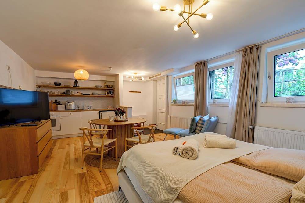 Entire apartment, Grimmwelt - Apartment at the Bergpark in Kassel, Hessisches Bergland