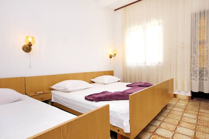 Ferienwohnung für 3 Personen, mit Balkon/Terrasse in Marina