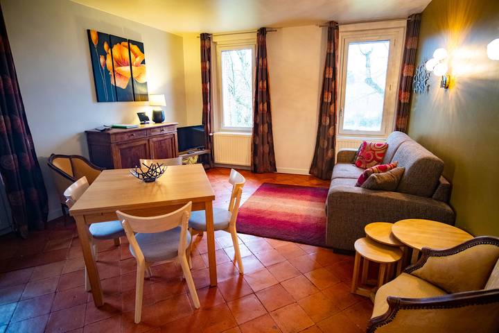 Gîte pour 4 personnes, avec piscine, adapté aux familles à Limoux