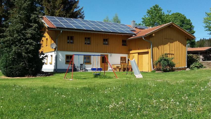 Ferienhaus für 8 Personen, mit Garten und Terrasse, mit Haustier in Viechtach