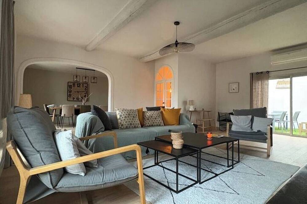 Freshly renovated winegrower's house in the heart of the village in Pomérols, Côte d'Améthyste