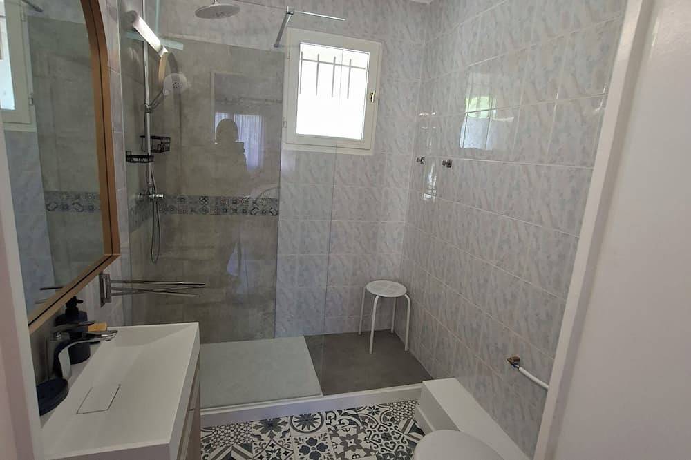 Ganze Wohnung, Air-conditioned, bright, and quiet studio apartment in Gréoux-les-Bains in Gréoux-les-Bains, Alpes-de-Haute-Provence