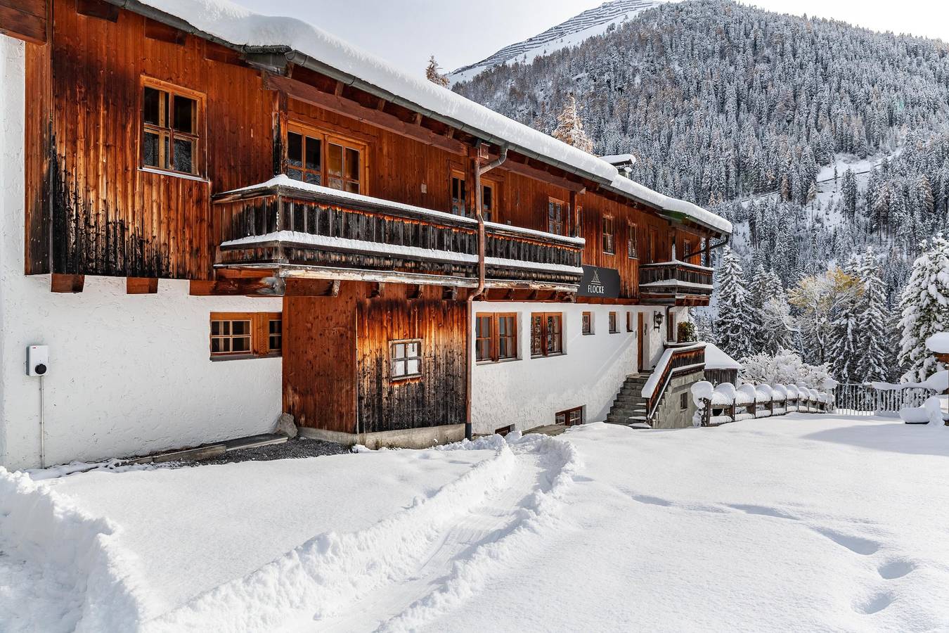 Ganze Wohnung, Ferienwohnung 'Chalet Flocke - Sternschnuppe' mit Bergblick, Balkon und Wlan in Lechtaler Alpen, Sankt Anton am Arlberg