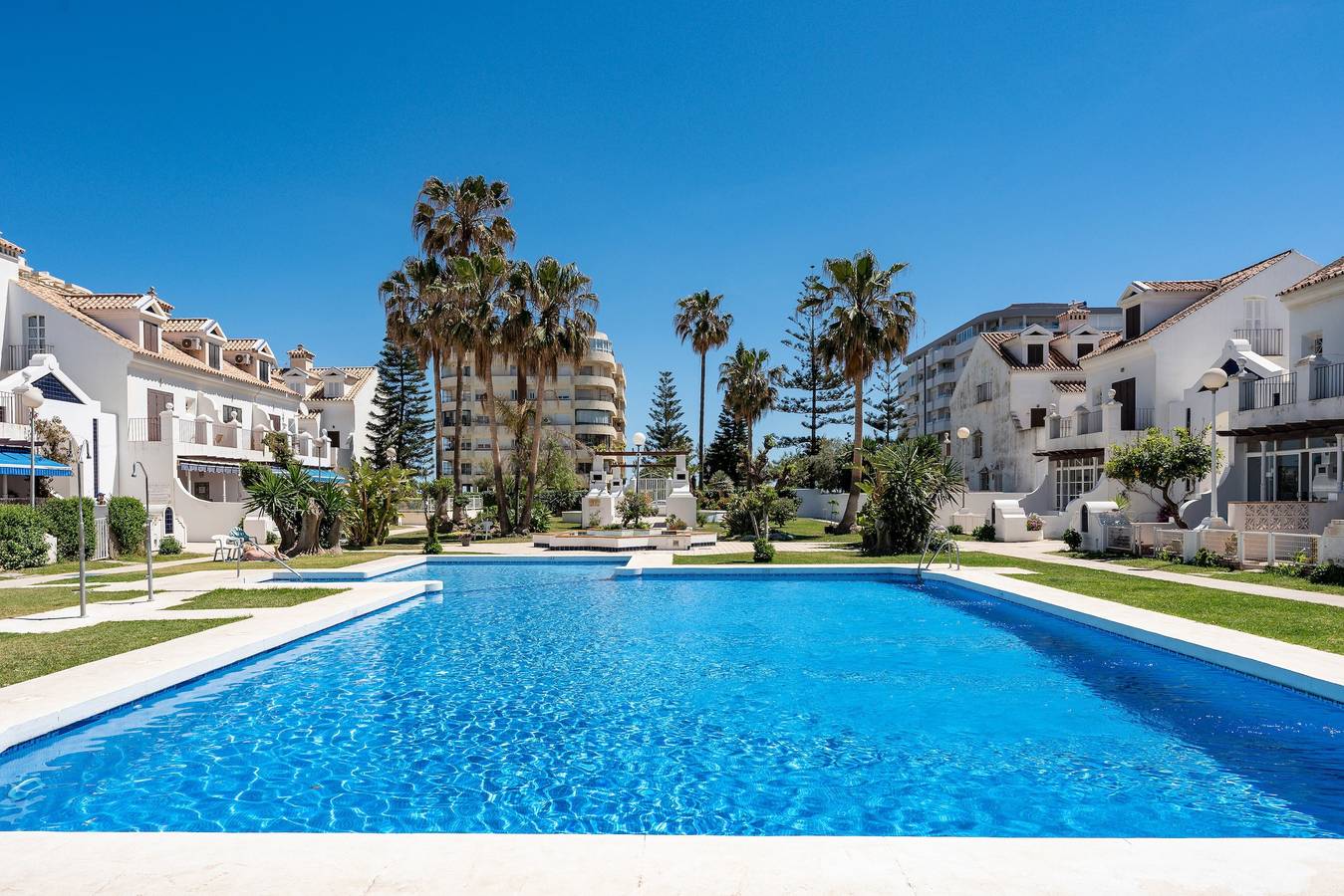 Maison de vacances 'Townhouse beachside Fuengirola' avec piscine partagée et Wi-Fi in Playa del Castillo (Fuengirola), Fuengirola