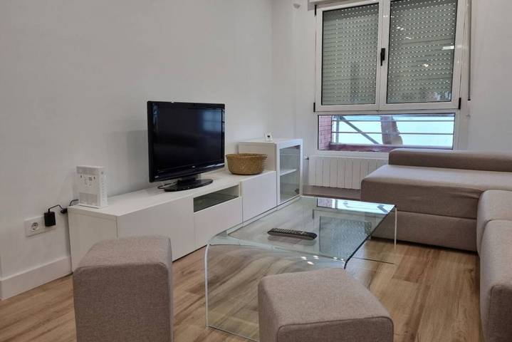 Apartamento entero, Acogedor apartamento con cocina, Wi-Fi y lavandería in Santander, Costa de Cantabria