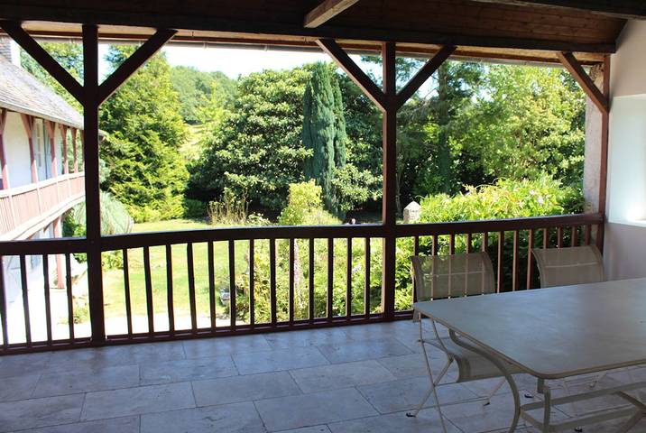 Gîte pour 6 personnes, avec jardin ainsi que piscine et terrasse