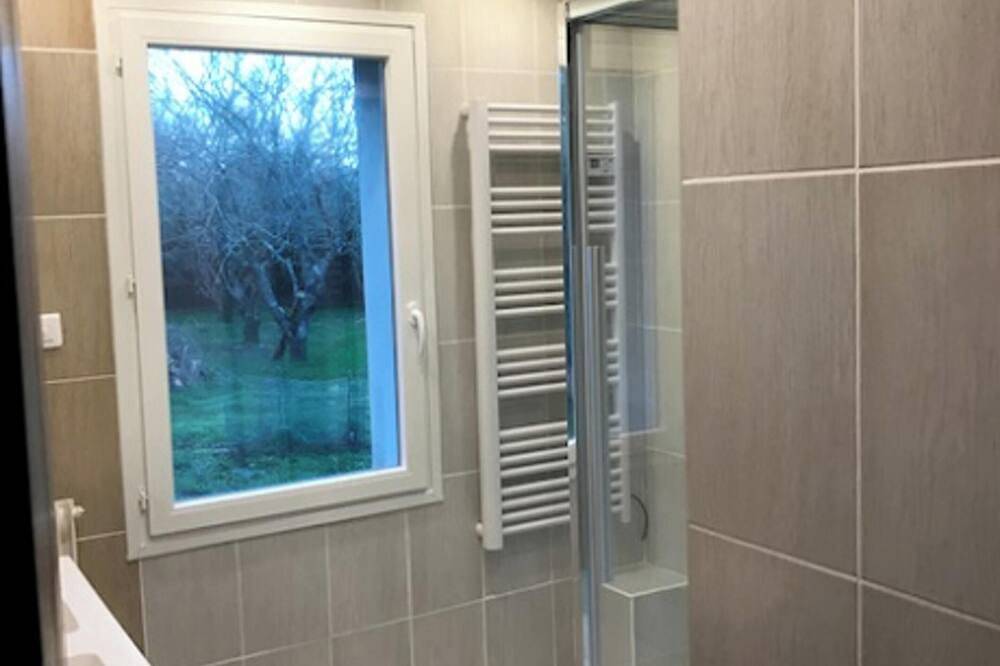 Homerez - Spacious house with garden in Plogoff in Pointe du Raz, Plogoff