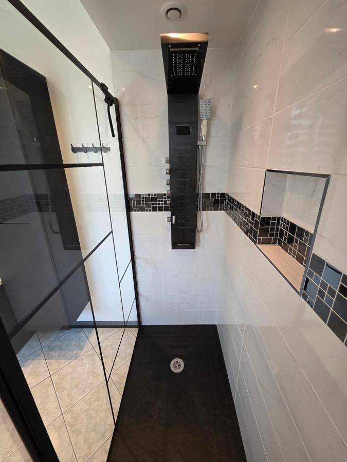 Double Room with Shared Bathroom in Bracquemont, Région de Dieppe