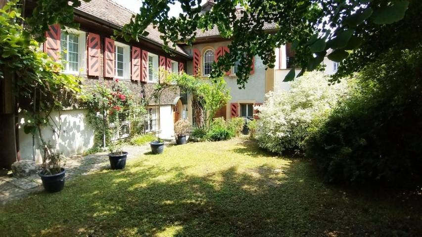 Location de vacances pour 14 personnes, avec jardin à Bienne - 2
