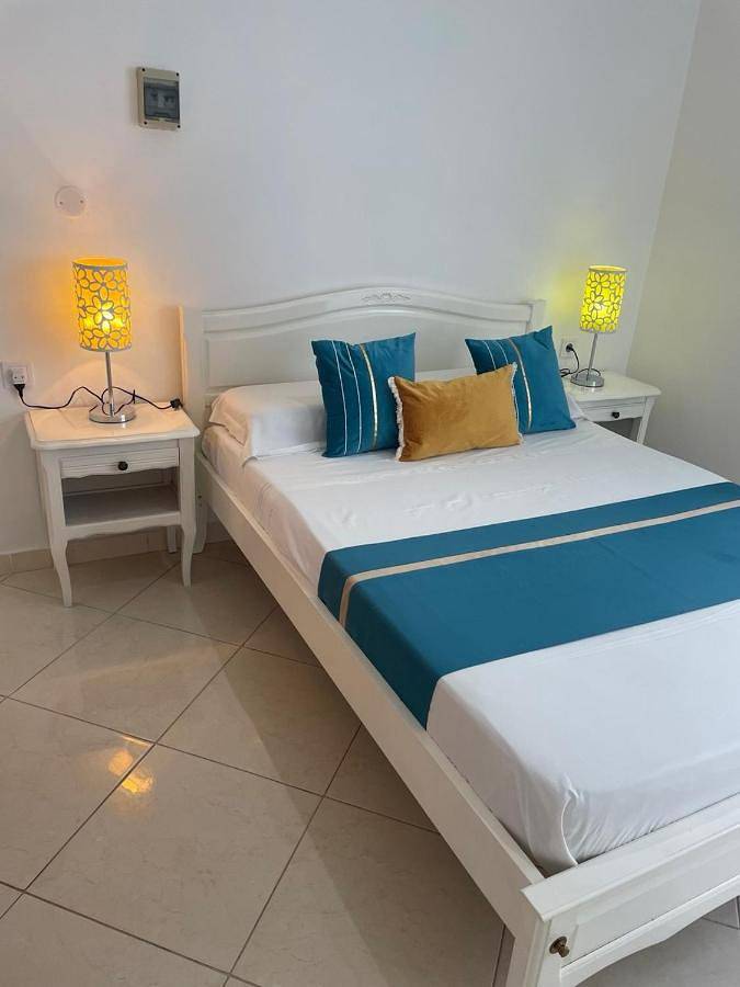 Gîte pour 6 personnes, avec terrasse et vue dans Tarrafal - 4