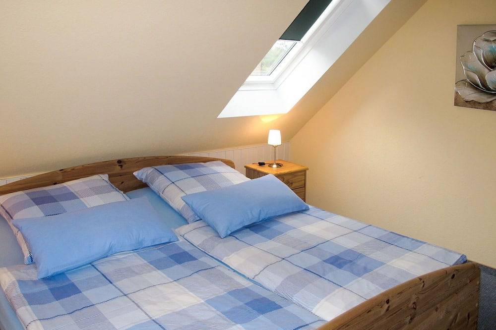 Stunning  villa for 4 guests with Wifi, Tv and patio in Ummanz, Ruegen