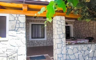 Ferienwohnung für 6 Personen, mit Garten und Terrasse, kinderfreundlich auf Pag