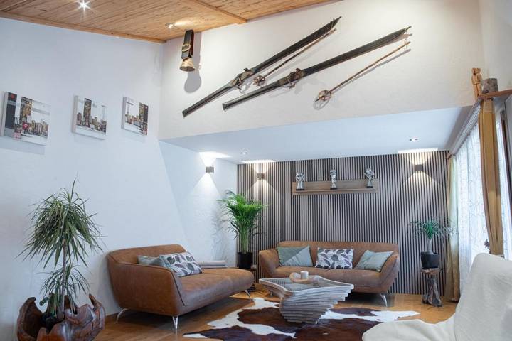 Ferienwohnung für 6 Personen, mit Balkon und Terrasse sowie Ausblick in Kandersteg