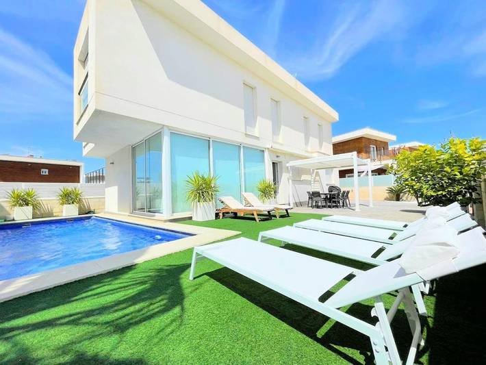 Casa rural para 10 personas, con Terraza además de Jardín y Piscina en Santa Pola