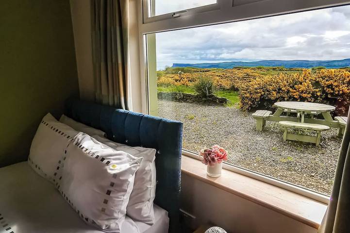 Modernes, ruhiges Ferienhaus mit Meer- und Bergblick in Grafschaft Antrim
