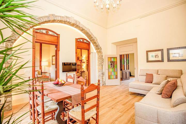 Gîte pour 5 personnes, avec piscine et vue ainsi que terrasse et jardin à Besalú - 4