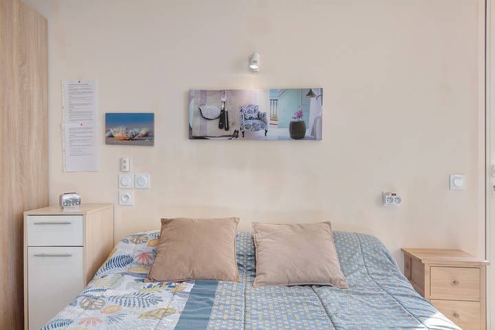Guest Room 'Chez Odile' near the Beach and Gr34 Trail in Plougoulm, Ceinture Dorée