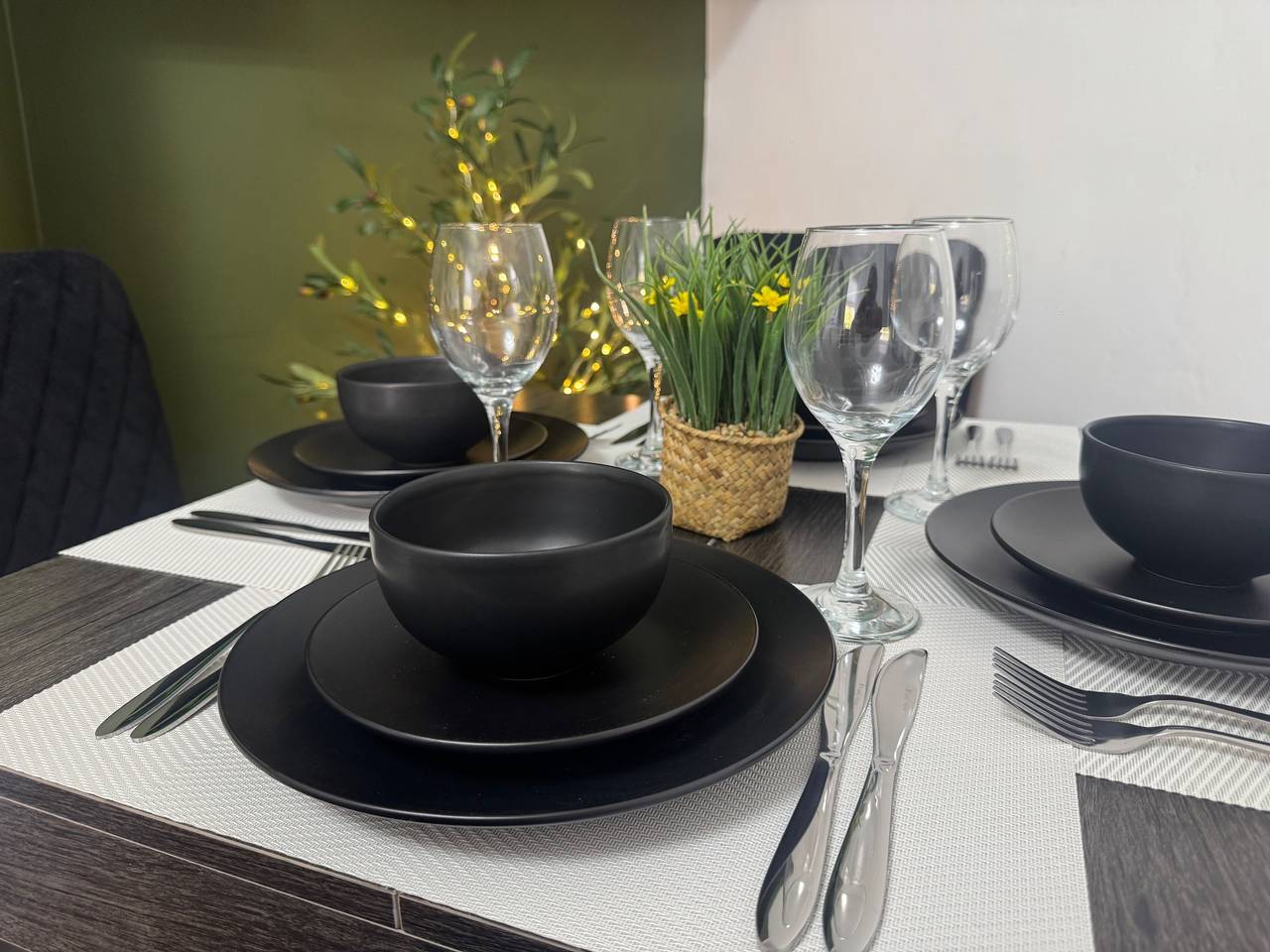 Entire holiday apartment, 9 Guests - Free Parking - Cozy 3 Bedrooms in Newcastle upon Tyne, North East England
