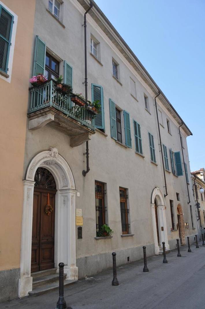 Casa vacanza per 5 persone, con Terrazza e Giardino nonché Panorama a Cherasco