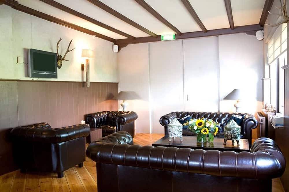 Stay Near Attractions with Nature All Around, Close to Museum aan het Vrijthof in Valkenburg, Limburg (Niederlande)