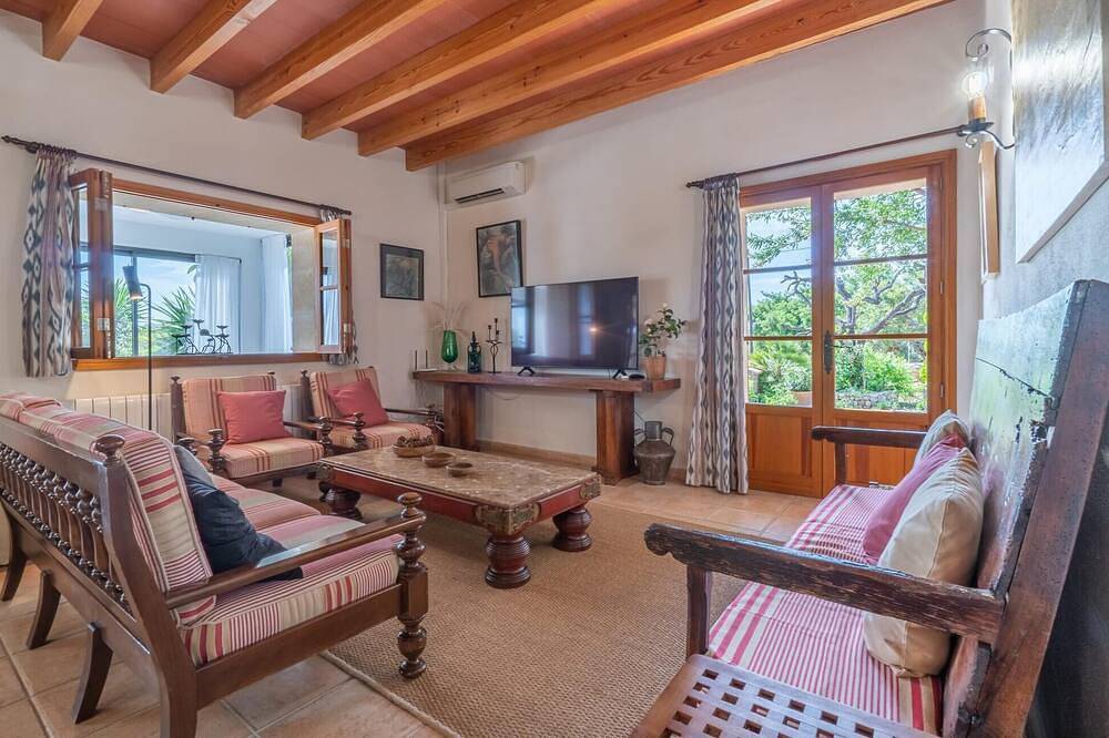 Bonita casa en Inca con piscina privada, puede ser interior o exterior. in Puig de Santa Magdalena, Inca