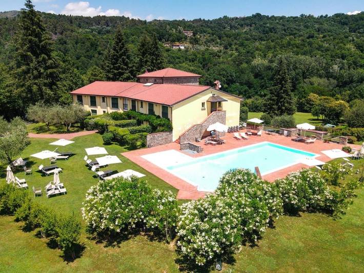Hotel für 2 Personen, mit Terrasse und Whirlpool sowie Garten und Pool