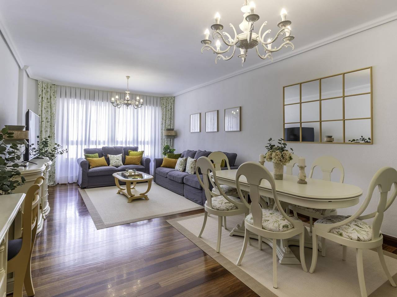 Entire holiday apartment, Amplio y Elegante en Las Arenas in Getxo, Basque Coast (Spain)