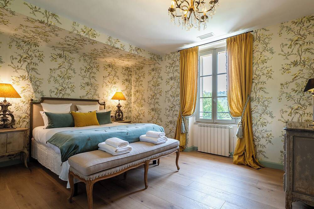 Bastide of the Rose Comtesse – The Art of Intimate Luxury in Provence in Ventabren, Aix-en-Provence region