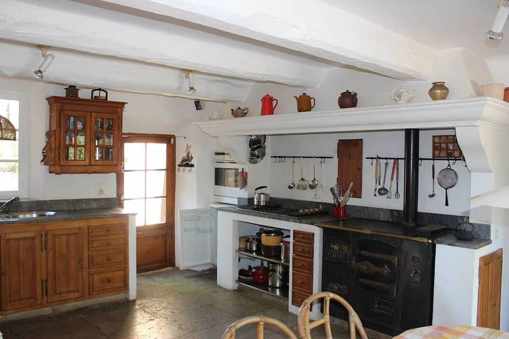 Gîte pour 8 personnes, avec jardin et jacuzzi à Varages - 2