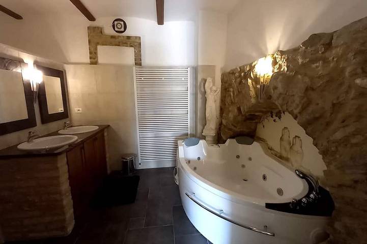 Luxury farmhouse Casa Albarossa with pool and view of Monferrato hills in Murisengo, Provincia d'Alessandria