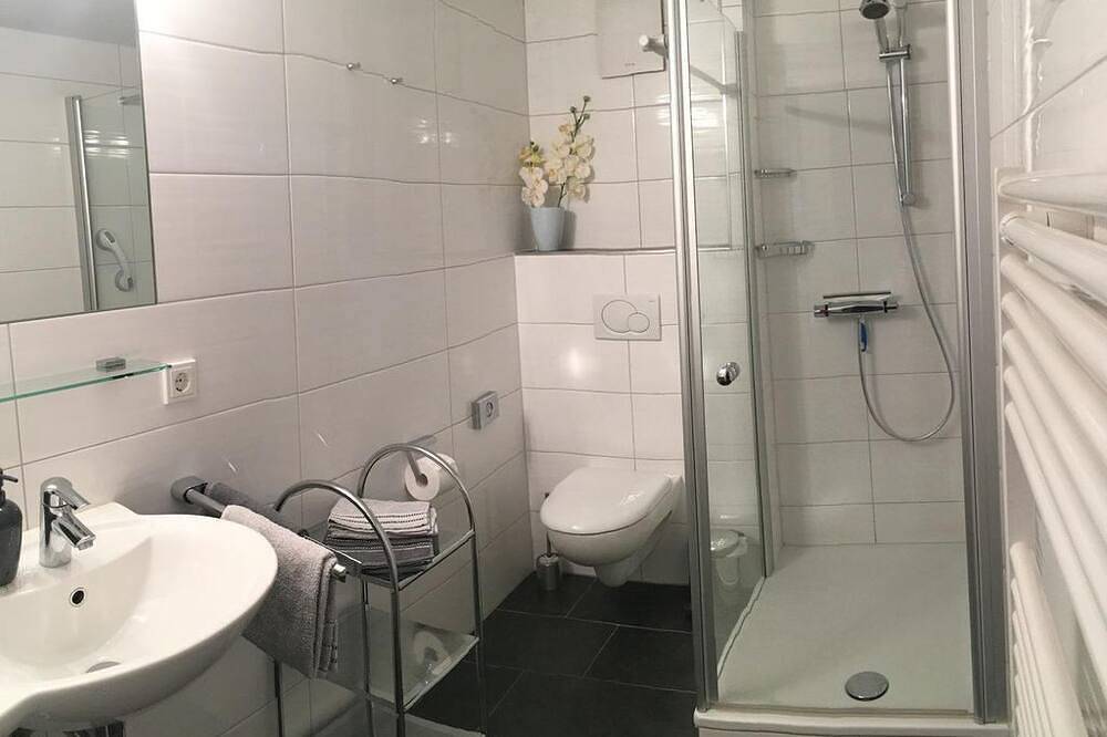 Ganze Wohnung, Ferienwohnung Beate Schmitz - 2-Bettwohnung (Nichtraucher) in Manderscheid, Bernkastel-Kues & Umgebung