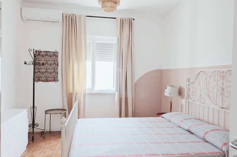 Entire apartment, Penthouse with Panoramic Terrace and Sea View in Cilento in Castellabate, Cilento