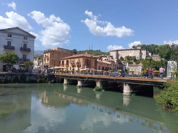 Gîte pour 6 personnes, avec balcon et vue, adapté aux familles à Isola del Liri
