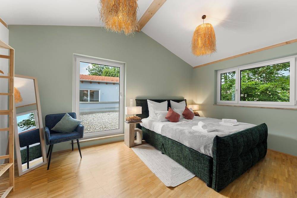Ganze Wohnung, Flussperle Miesbach | Traum-Ferienwohnung mit Flussblick und Dachterrasse in Miesbach, Alpenland Tegernsee Schliersee
