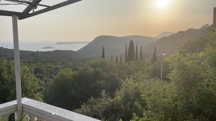 Ferienwohnung für 4 Personen, mit Ausblick und Balkon/Terrasse sowie Meerblick in Montenegro