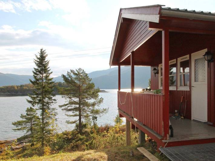 Ferienhaus für 4 Personen, mit Balkon und Terrasse in Tröndelag