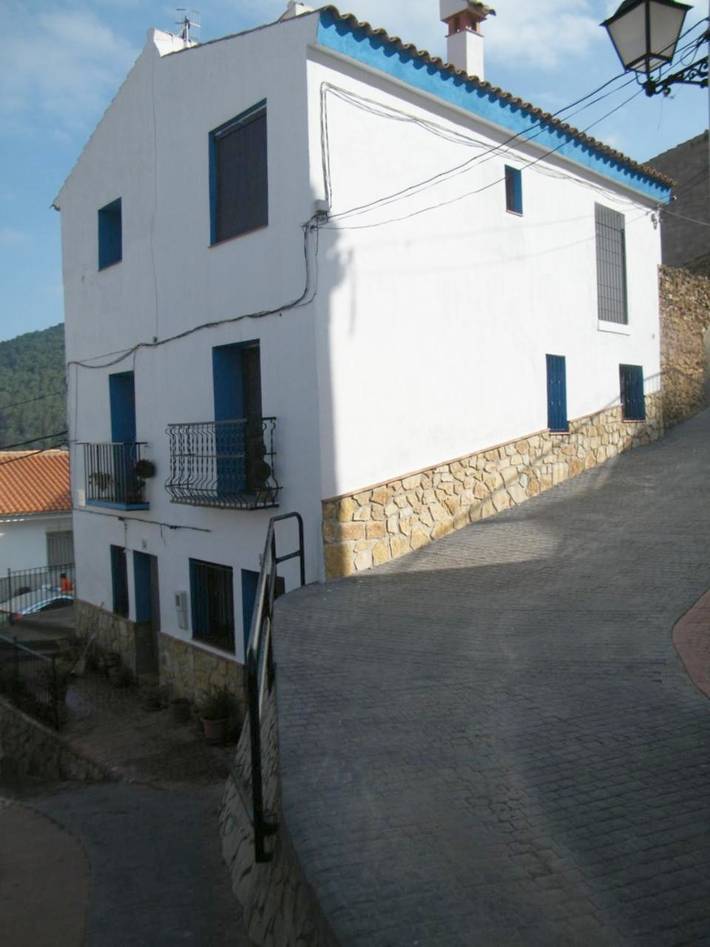 Casa rural para 4 personas, con vistas y terraza, Se admiten mascotas en Parc Natural de la Serra d'Espadà