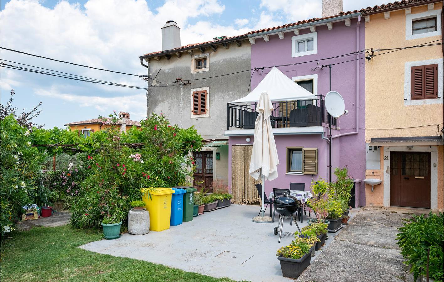 Gemütliche Ferienwohnung mit WLAN, Klimaanlage, Terrasse und Parkplatz in Marčana, Südküste Istrien