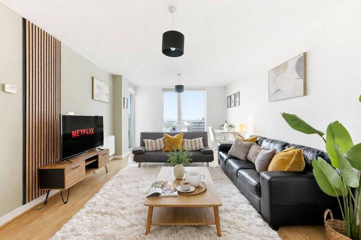 Ganze Wohnung, Sleek Apartment • City Centre • Balcony • Free Parking • Fast WiFi • Self-Check-In in Milton Keynes, Südostengland