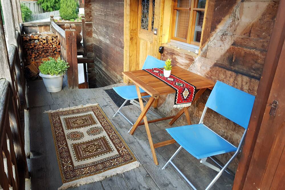 Ganze Wohnung, Ferienwohnung mit Restaurant am Aletschgletscher in den Walliser Alpen<br> in Grengiols, Aletsch Arena